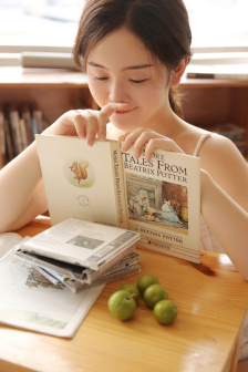 美女露挡